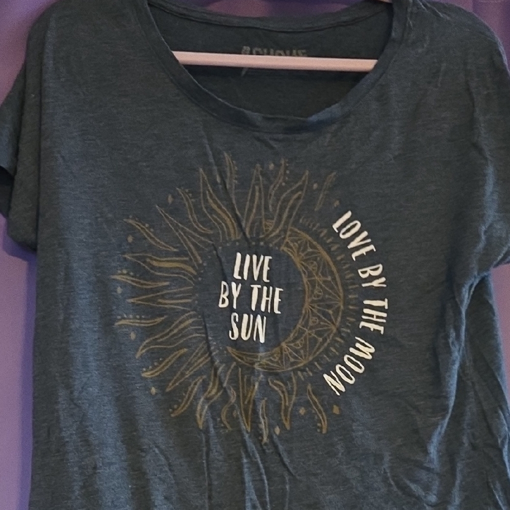 Chor Women's Gray Graphic Tee
